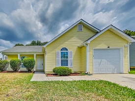 447 Bald Eagle Way in Riverdale, GA - Building Photo