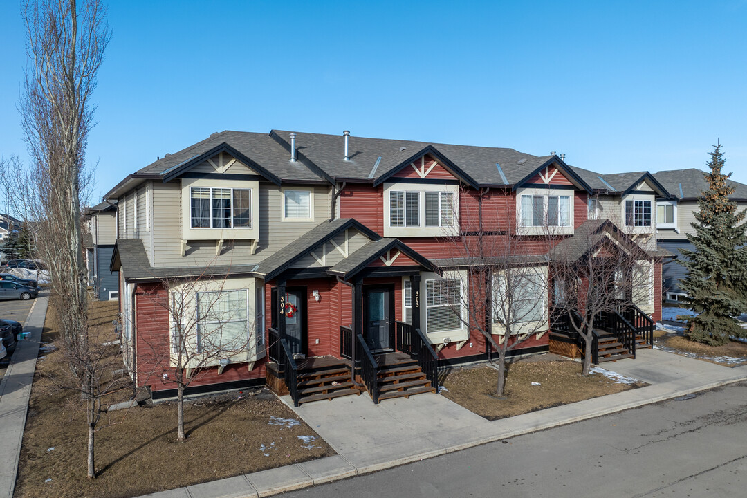 Luxstone Park Place Green in Airdrie, AB - Building Photo