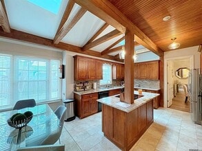 11831 Thornberry Ln in Baton Rouge, LA - Foto de edificio - Building Photo