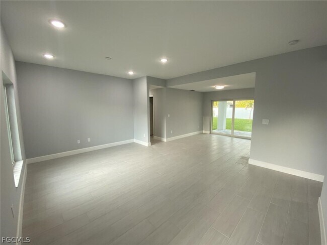 23 NE 16th Pl in Cape Coral, FL - Building Photo - Building Photo