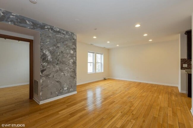 6312-6322 N Richmond St in Chicago, IL - Building Photo - Building Photo