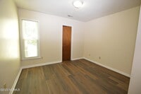 137 Windsor Ct photo'