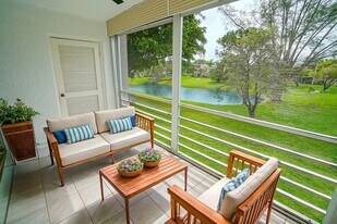 2828 Casita Way in Delray Beach, FL - Building Photo