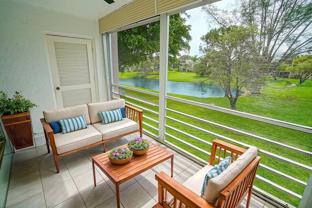 2828 Casita Way in Delray Beach, FL - Building Photo