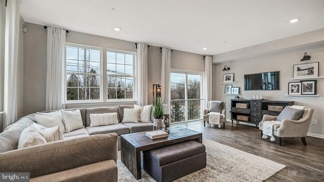 property at 1071 Meadowlark Dr