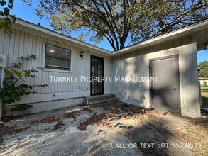 361 N Oak Ct in Jacksonville, AR - Building Photo - Building Photo