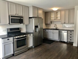 4244 Gilbert Ave in Western Springs, IL - Building Photo