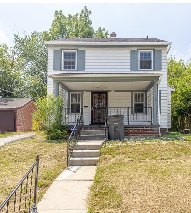 property at 2529 Greenbriar Rd