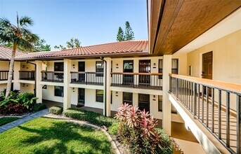 2112 Hammock Pine Blvd in Clearwater, FL - Building Photo - Building Photo