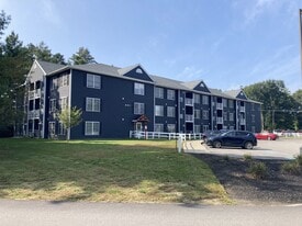 Hollis Commons in Concord, NH - Building Photo