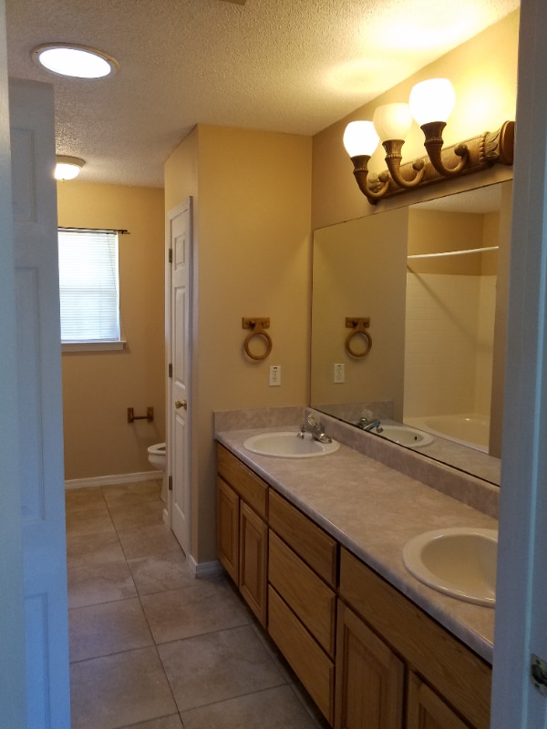 200 Valencia St in Pensacola, FL - Building Photo - Building Photo