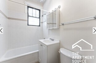 520 W Cornelia Ave, Unit G in Chicago, IL - Building Photo