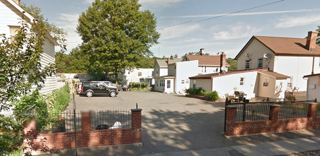 614 Tremont Ave in Orange, NJ - Building Photo - Building Photo
