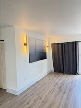15250 SW 80th St, Unit 9 in Miami, FL - Building Photo - Building Photo