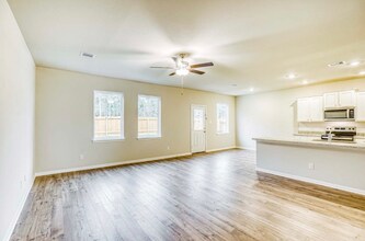 9217 Sunberry Shadow Dr in Houston, TX - Foto de edificio - Building Photo