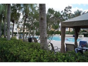 9320 Crescent Loop Cir in Tampa, FL - Building Photo - Building Photo