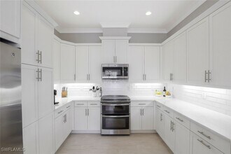 7075 Dominica Dr in Naples, FL - Building Photo - Building Photo