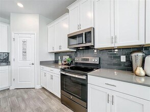 8886 FALLEN OAK Dr in Davenport, FL - Building Photo - Building Photo