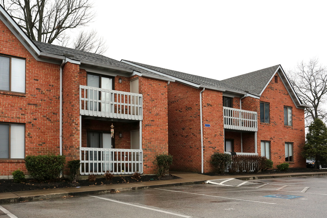 St. Charles Place in New Albany, IN - Building Photo