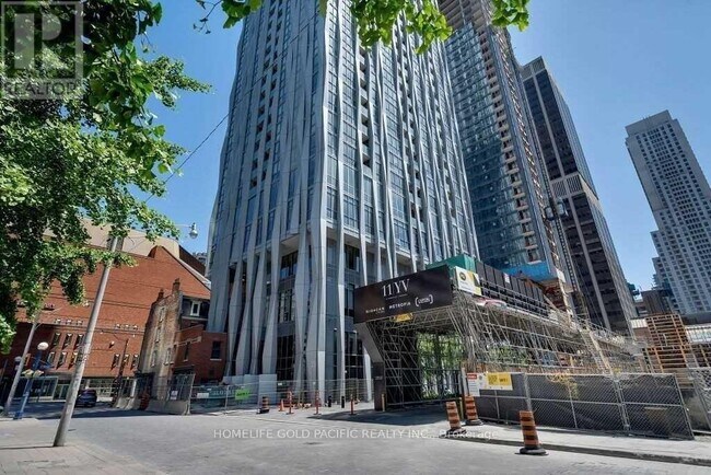 1-901 Yorkville Ave in Toronto, ON - Building Photo - Building Photo