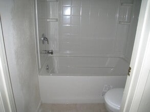2647 Liberty Ct in San Bernardino, CA - Foto de edificio - Building Photo