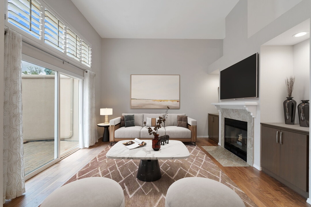 663 Bishops Lodge Rd in Santa Fe, NM - Building Photo
