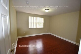 7420 NW 65th Ln in Parkland, FL - Foto de edificio - Building Photo