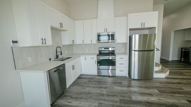 property at 5535-5539 Potomac St