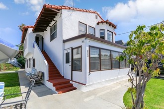 222 W Marquita in San Clemente, CA - Foto de edificio - Building Photo