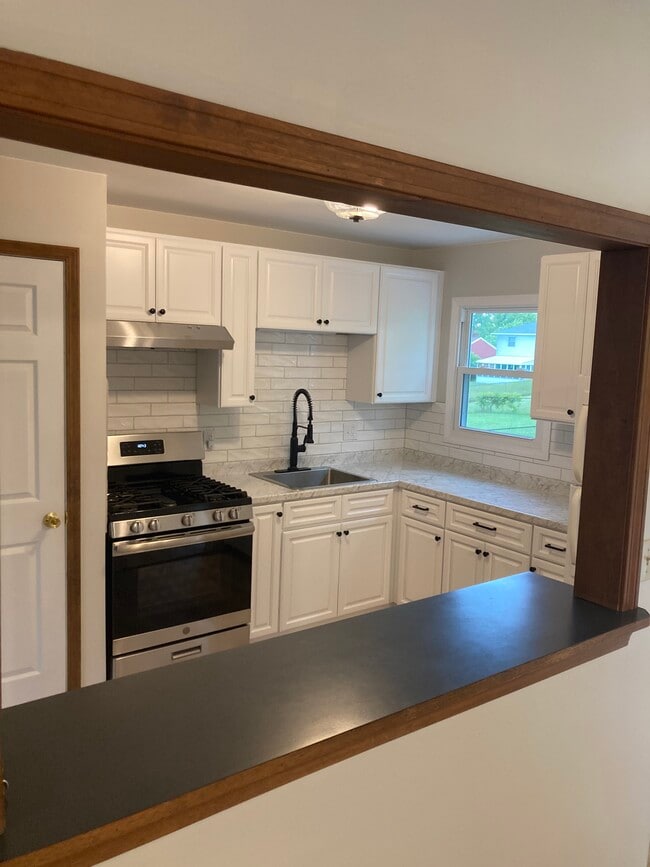 4127 Burton Ave in Erie, PA - Building Photo - Building Photo