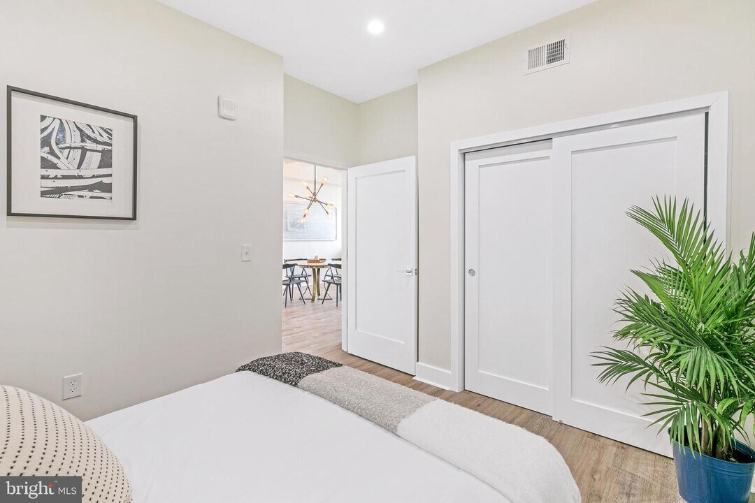 150 S Independence Mall W-Unit -909 in Philadelphia, PA - Building Photo