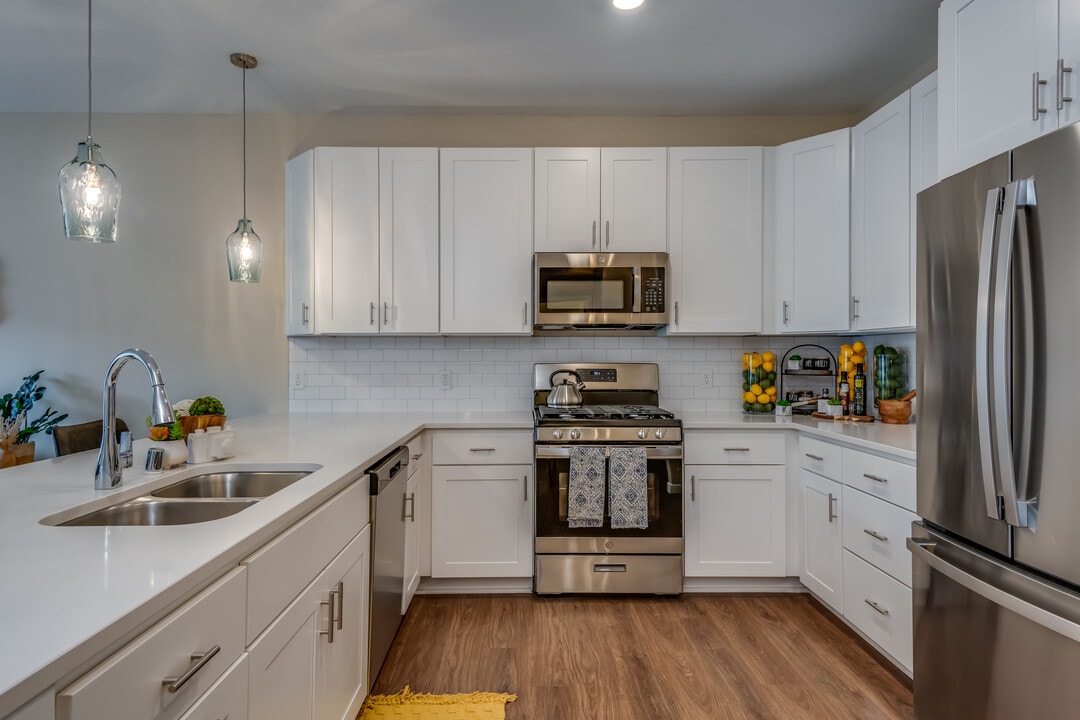 Encore @ White Oaks Apartments in Bayside, WI - Building Photo