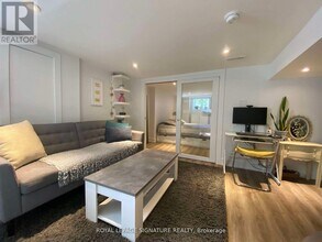 17 Claremont St in Toronto, ON - Building Photo - Building Photo