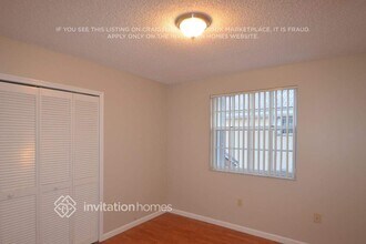 9280 SW 154th Ct in Miami, FL - Foto de edificio - Building Photo