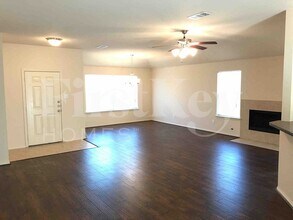 1218 Jewel Ln in Lancaster, TX - Building Photo - Building Photo