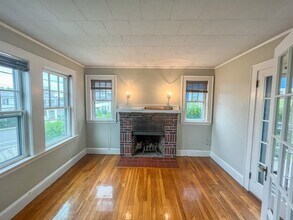 52 Edgecliff Rd in Watertown, MA - Building Photo - Building Photo