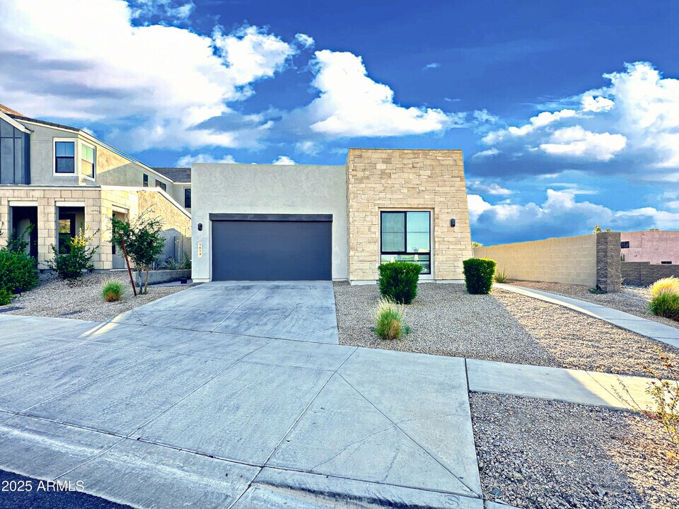 9414 S 7th Pl in Phoenix, AZ - Building Photo