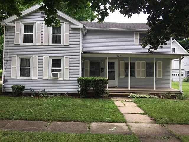 204 W 2nd St, Unit 204 in Belvidere, IL - Building Photo
