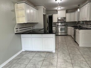 2411 Clayton Ln in Wichita Falls, TX - Building Photo - Building Photo