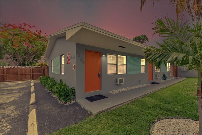 1720 NE 13th St in Fort Lauderdale, FL - Building Photo - Building Photo