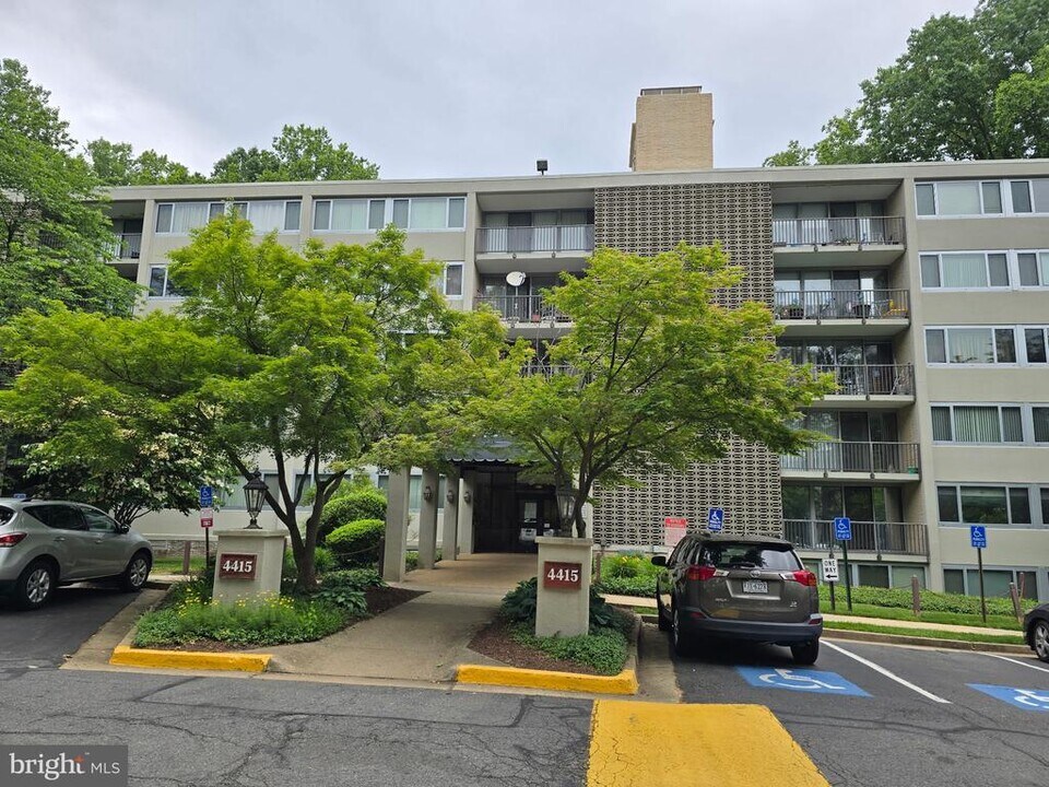 4415 Briarwood Ct N in Annandale, VA - Building Photo