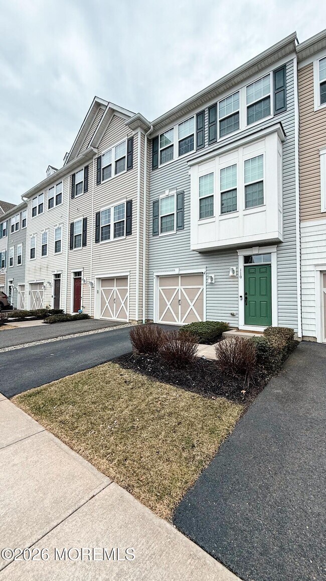 110 Halliard Dr in Eatontown, NJ - Building Photo - Building Photo