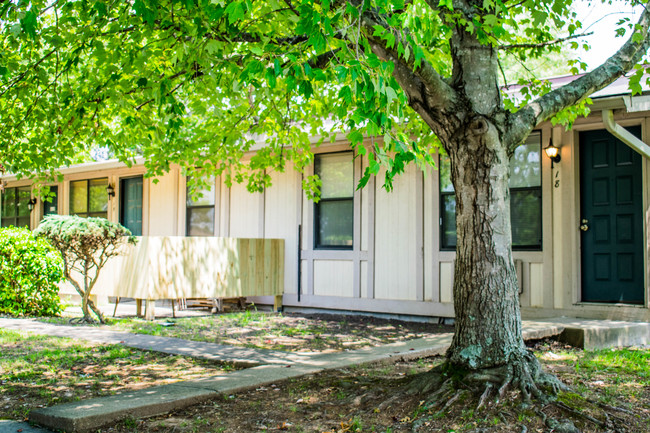 Waterbury Apartments in Clarksville, TN - Building Photo - Building Photo