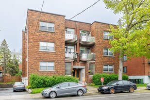 Jumeaux in Montréal, QC - Building Photo
