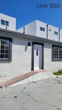 950 N Kingsley Dr, Unit 952 in Los Angeles, CA - Foto de edificio - Building Photo