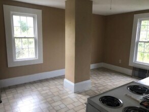 275 High St-Unit -#1 in Somersworth, NH - Building Photo - Building Photo