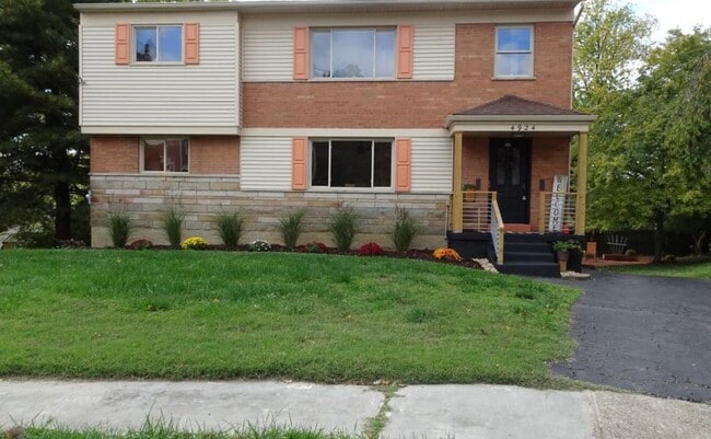 4924 Kelsch Ln in Cincinnati, OH - Building Photo - Building Photo