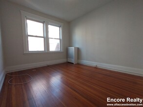 32 Orkney Rd, Unit 01 in Boston, MA - Building Photo - Building Photo