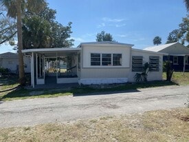 1 Circle Dr in Mount Dora, FL - Building Photo