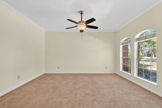 4227 Meadowchase Ln in Houston, TX - Foto de edificio - Building Photo